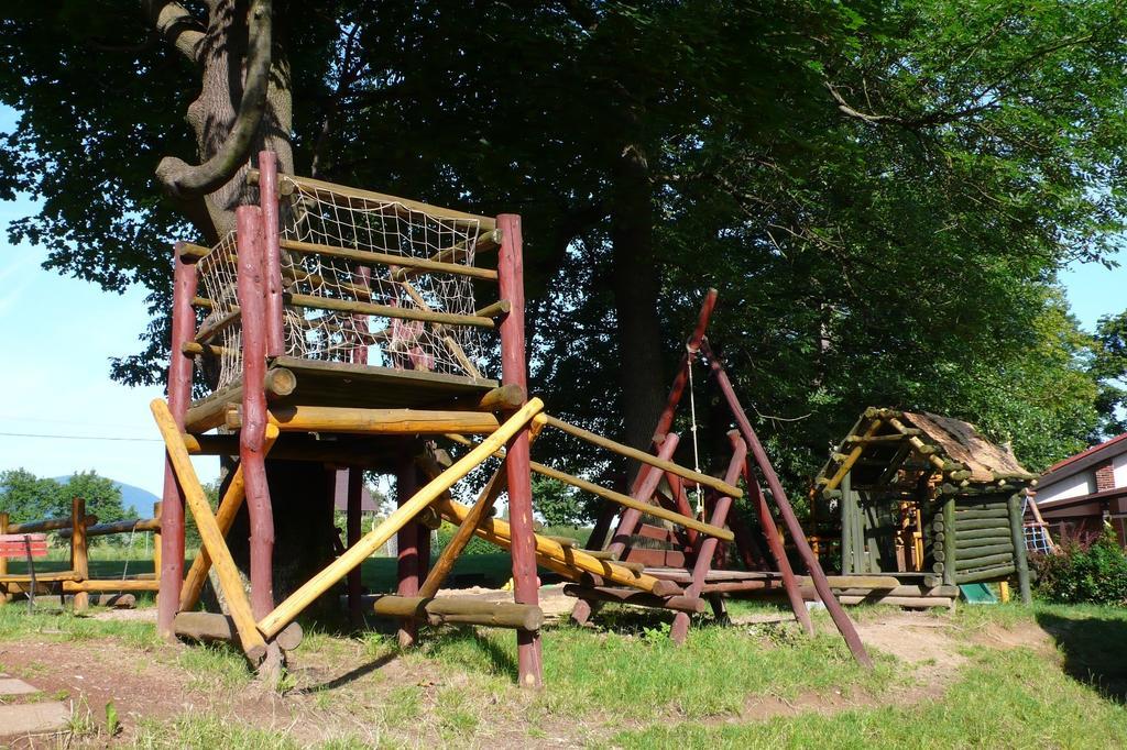 ホテル Lisci Mlyn Frenštát pod Radhoštěm エクステリア 写真